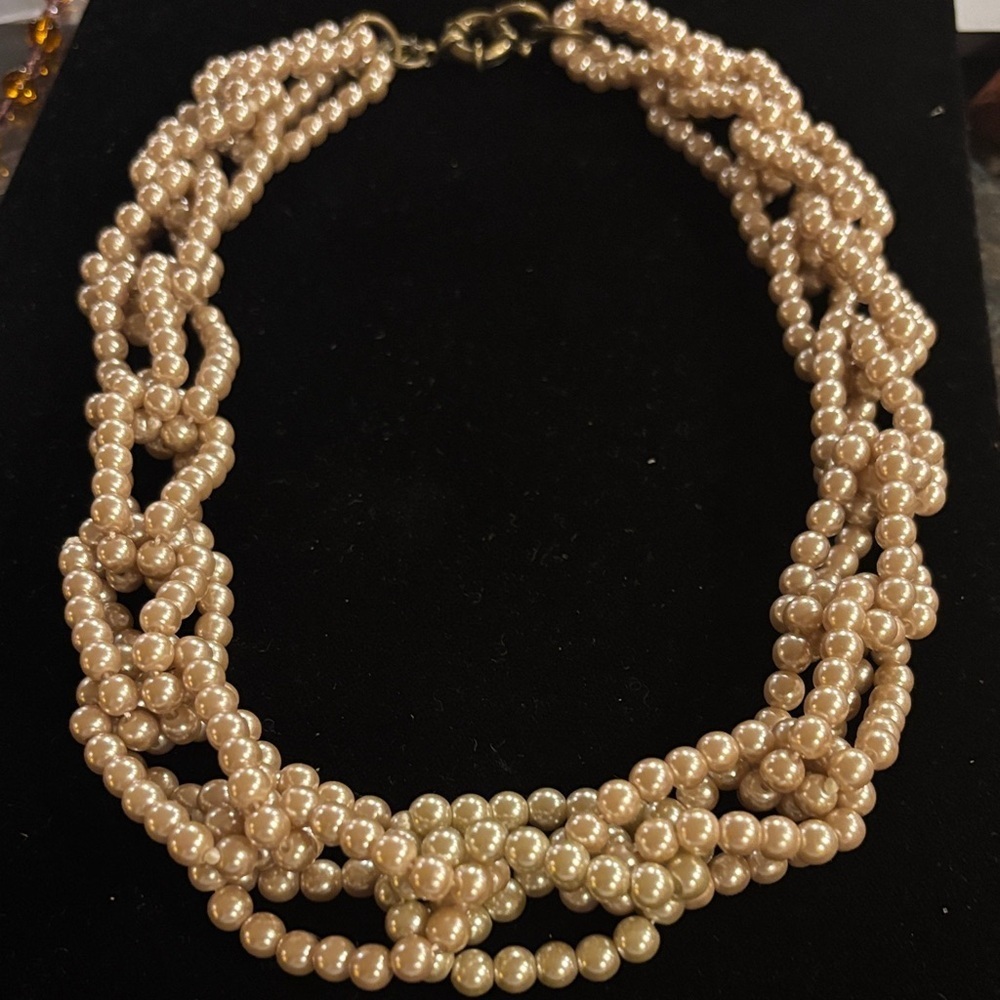 J. Crew Elegant Pearl Necklace